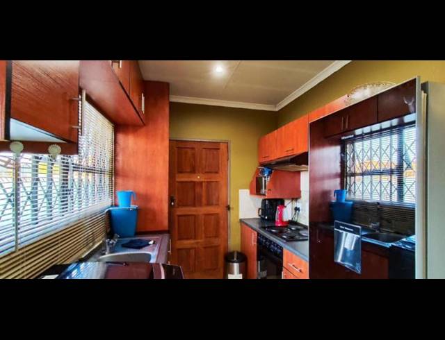 3 BEDROOM HOUSE FOR SALE IN DAWN PARK EXT